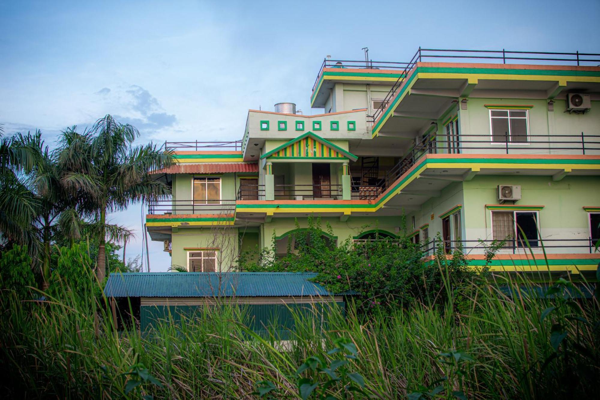 Galaxy Guest House Bhairāhawā Exterior foto