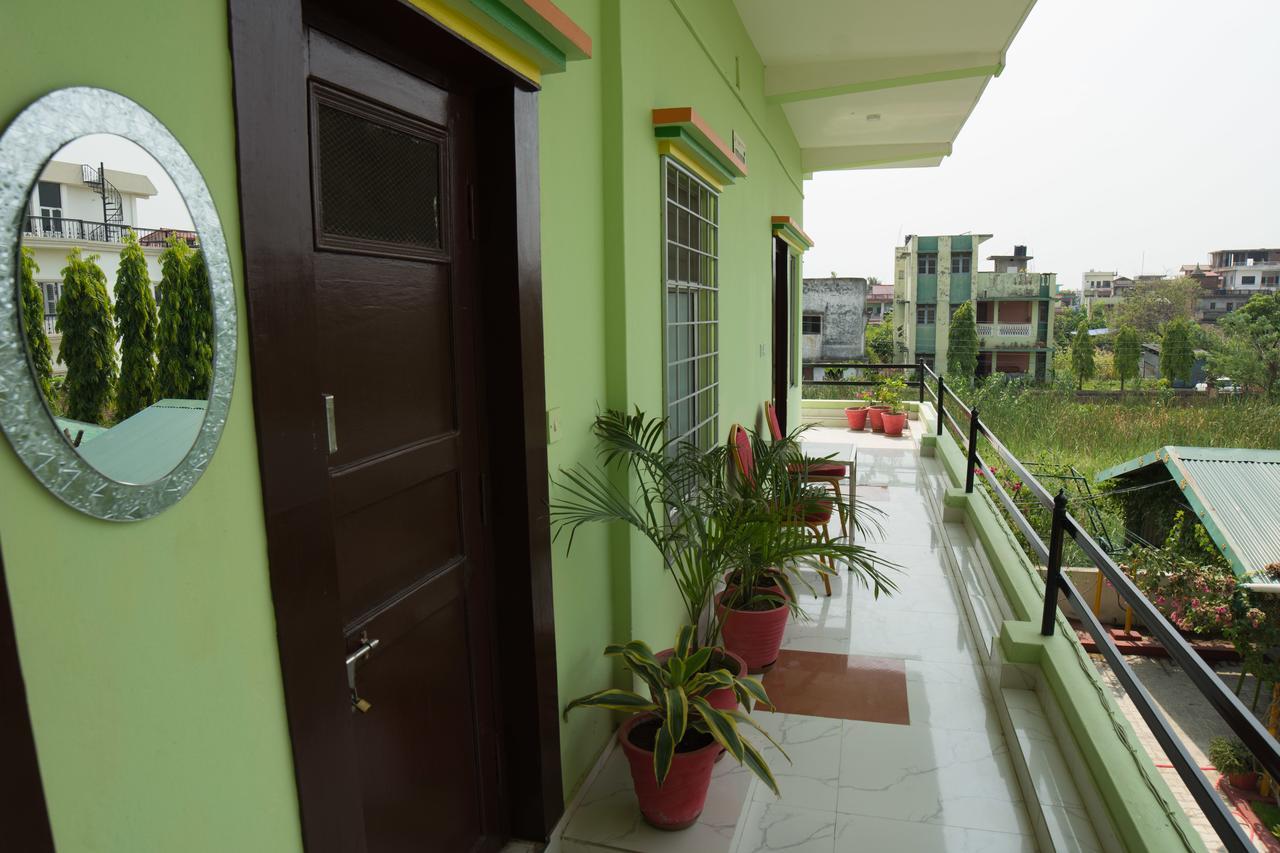 Galaxy Guest House Bhairāhawā Exterior foto